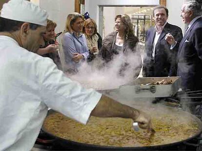 Visita de Pla a la Casa de la Caridad de Valencia