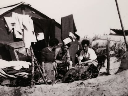 Unidentified Spanish refugees at the Argelés-sur-Mer camp.