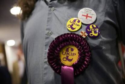 Chapas en favor del UKIP y el 'Brexit'.