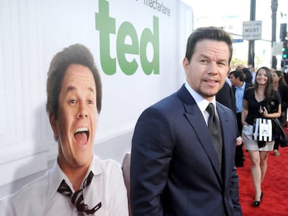 Solo hay tres valientes que se han unido a la loca rutina de Wahlberg: sus entrenadores Brian Nguyen y Bo Cleary y su chef Lawrence Duran. Juntos forman lo que el actor ha bautizado como "El club de las 4 de la madrugada". En la imagen, Mark Wahlberg en el estreno de 'Ted' en Los Ángeles.