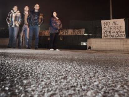 Los trabajadores, en la planta de Esparreguera.