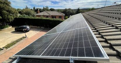 Instalación de 10 paneles solares, en Colmenar del Arroyo, hecha por Otovo.