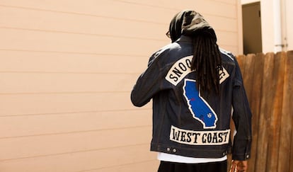 La cazadora Trucker Type III rediseñada por el cantante Snoop Dogg.