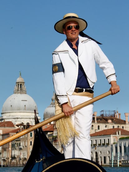 Alex Hai lleva más de veinte años surcando los canales de Venecia.