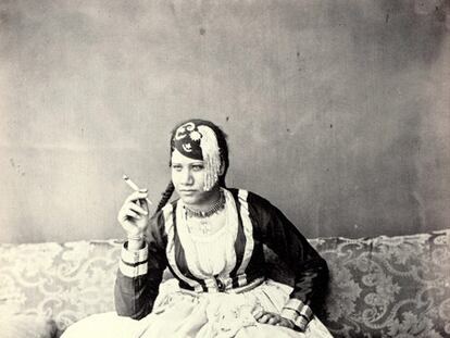 Muchas de las fotografías históricas de la feria forman parte de la Fundación Árabe para la Imagen, un organismo creado en 1997 para salvaguardar el patrimonio fotográfico de Oriente Próximo, África del Norte y la diáspora árabe.  (Fotografía facilitada por la Galería Lumière des Roses, 1860)