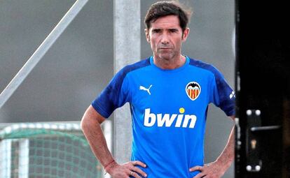 Marcelino, en un entrenamiento del Valencia.