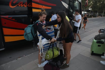 Recogida de maletas para instalarse en el camping.