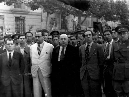 Vicente Uribe, Juan Negrín, Indalecio Prieto, Jesús Hernández y el general Vicente Rojo en el acto de despedida, en Barcelona, de las Brigadas Internacionales (1938).