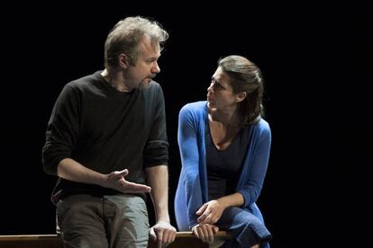 Tristán Ulloa y Alicia Borrachero, en la obra 'Tierra del Fuego'.