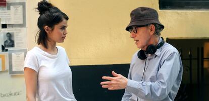 Selena Gomez y Woody Allen durante el rodaje de 'A rainy day in New York'.