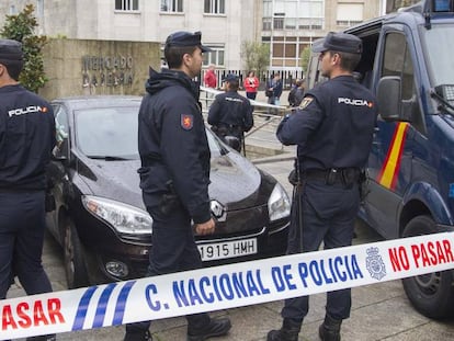 Agentes de la Polic&iacute;a Nacional en una imagen de Archivo. 