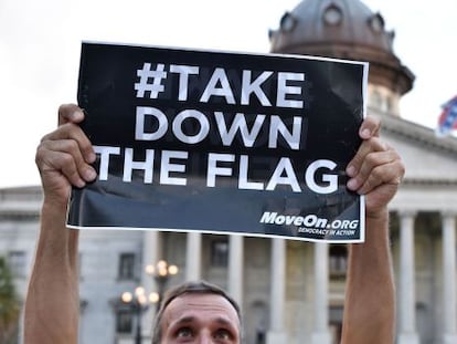 Manifestación para exigir que se retire la bandera confederada en Columbia