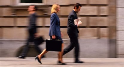 As mulheres tomam as decisões de forma mais participativa que os homens.