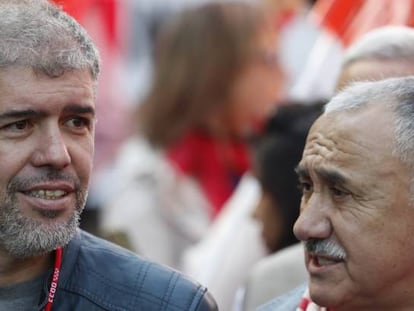 Unai Sordo, secretario general de CC OO (izquierda), y Pepe Álvarez, secretario general de UGT, durante una reciente manifiestación.