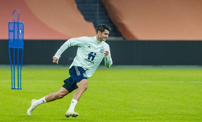 Morata, durante el entrenamiento de la selección en Ámsterdam. / RFEF