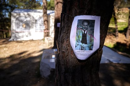 Cartel con una imagen de Jose Bonel Oganda, asesinado en el Barranco de Víznar el 22 de octubre de 1936.