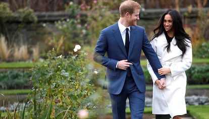 Enrique de Inglaterra y Meghan Markle tras anunciar su compromiso el 27 de noviembre de 2017. 