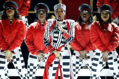 La cantante norteamericana Janelle Monae durante su actuación.