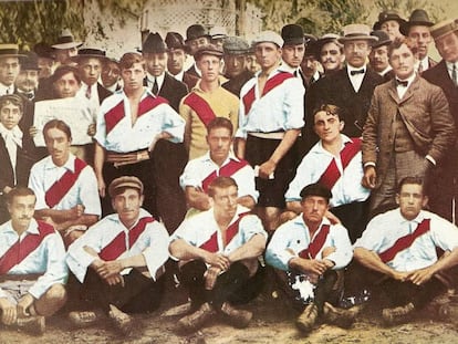 El equipo de River Plate campeón del torneo amateur de 1908.
