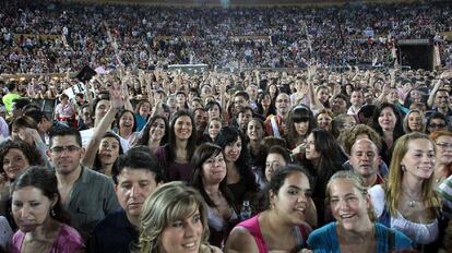 El p&uacute;blico de un concierto de Alejandro Sanz en C&oacute;rdoba. 