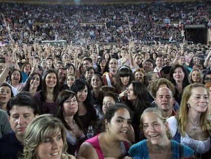 El p&uacute;blico de un concierto de Alejandro Sanz en C&oacute;rdoba. 