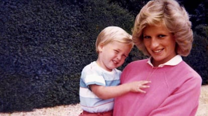 Diana de Gales con su hijo Guillermo.