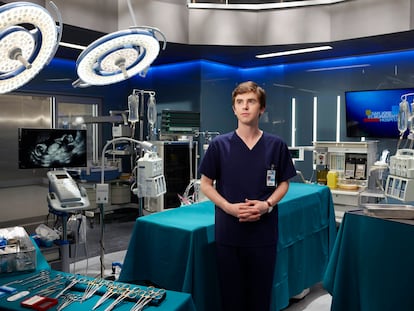 Freddie Highmore, en la serie 'The Good Doctor'.