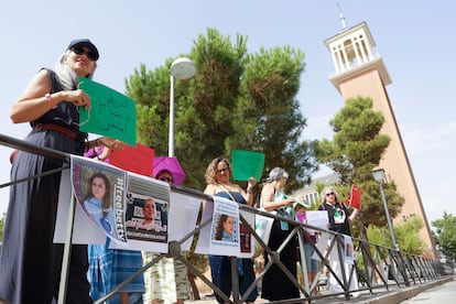Protesta ante el Consulado de Marruecos en Madrid este miércoles para exigir la puesta en libertad de la activista Lachgar.