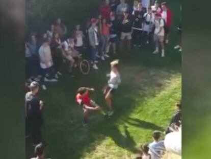 Una imagen del v&iacute;deo de la pelea a los pies de la muralla de Lugo.