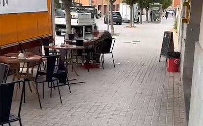 Ejecutan de un tiro en la cabeza a un hombre en la terraza de un bar en Mongat.