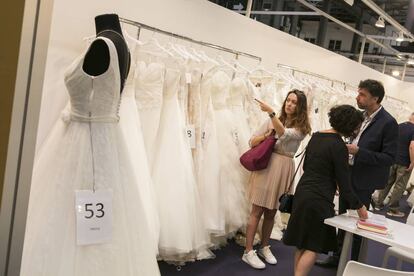 El sector de la moda para bodas da empleo en España a 13.400 personas.