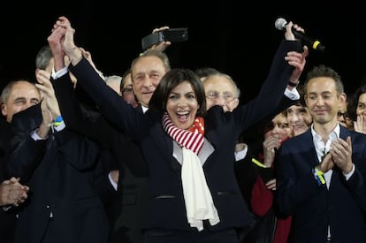 Anne Hidalgo celebrates her victory on Sunday.