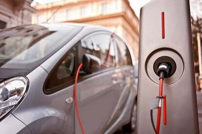 En 2017 se matricularon en España 8.645 coches eléctricos, un 82% más que el año anterior.