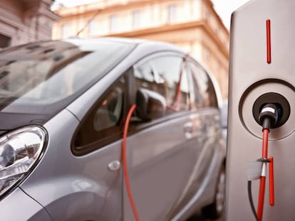 En 2017 se matricularon en España 8.645 coches eléctricos, un 82% más que el año anterior.