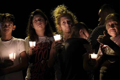 Homenaje a las víctimas del tiroteo en la iglesia bautista de Sutherland Springs.