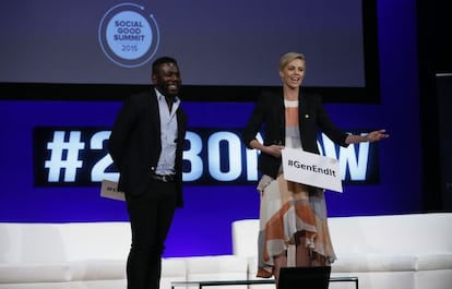 Charlize Theron y Kweku Mandela durante el SGS.