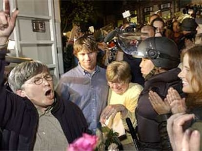 Susan Shepherd y Marcia Hams se convierten en la primera pareja homosexual que se casa en Cambridge.