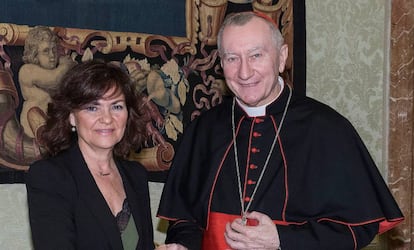 La entonces vicepresidenta del Gobierno Carmen Calvo junto al cardenal Pietro Parolin, en una reunión en 2018 en la Santa Sede. Parolin figuraba en todas las listas de papables.