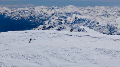 Benjamin Védrines durante su ascenso al Mont Blanc en una foto cedida por el alpinista.