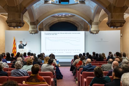 El Conseller de Política Lingüística del Govern de la Generalitat de Cataluña, Francesc Xavier Vila, presenta l'Enquesta d'Usos Lingüístics