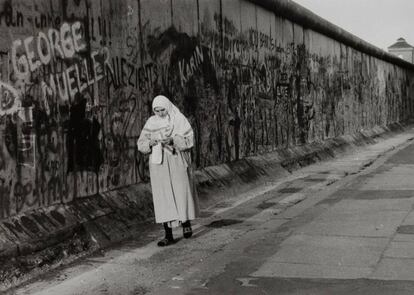 Berlin, 1989. Fotografía de la alemana Sibylle Bergemann. |