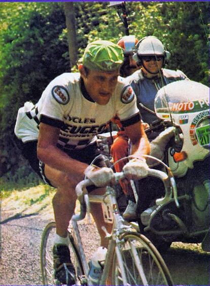 Yves Hezard, durante una etapa montañosa del Tour.