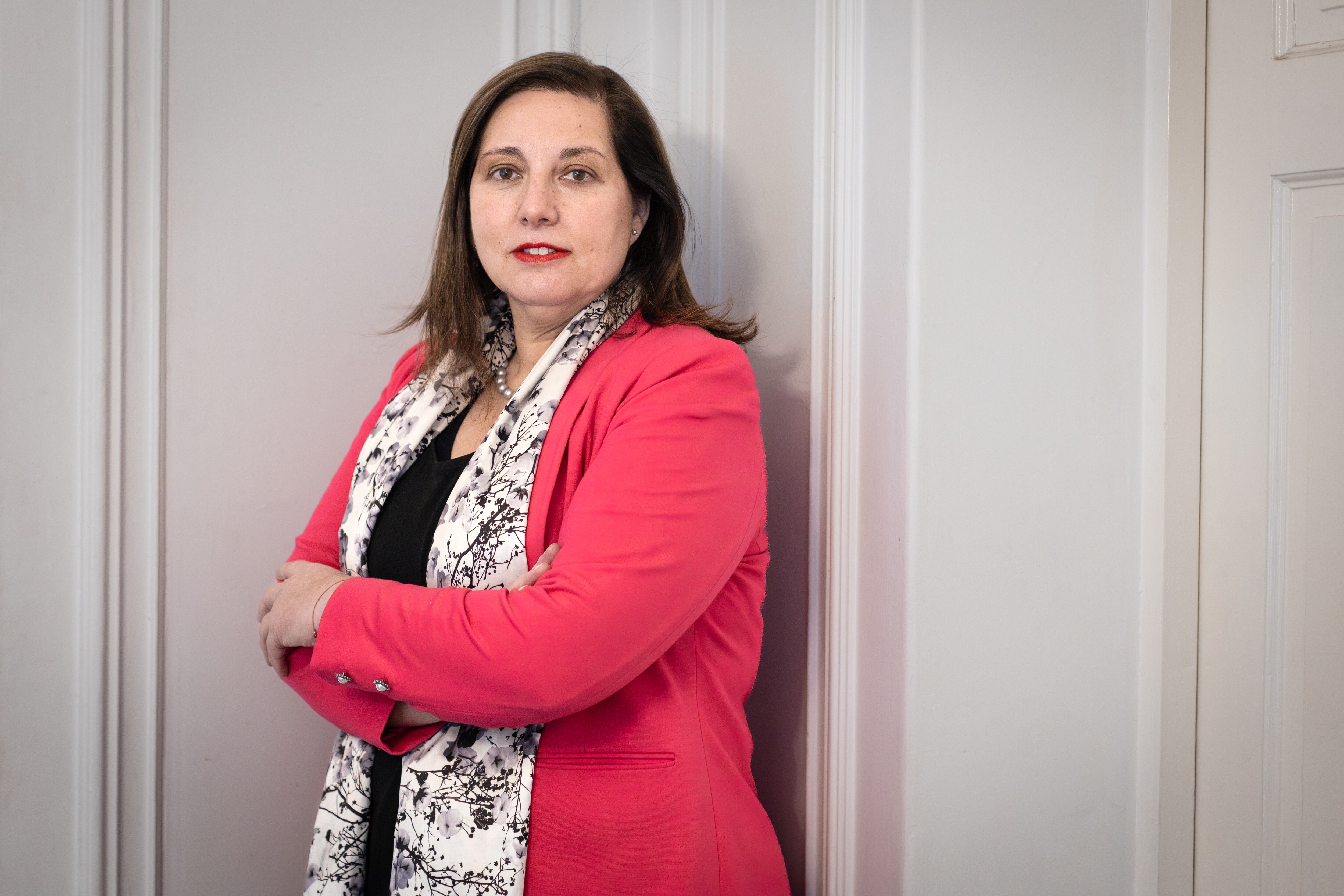 Paulina Vodanovic en su casa en Santiago, Chile, en julio de 2024.