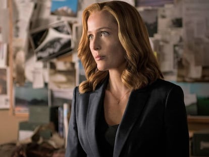 Gillian Anderson en el episodio final de 'Expediente X'.