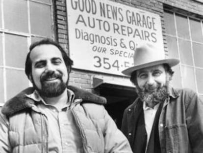 Tom Magliozzi (a la derecha) y su hermano Ray, en 1983.