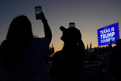 Asistentes a un mitin de Trump en Texas en 2023.