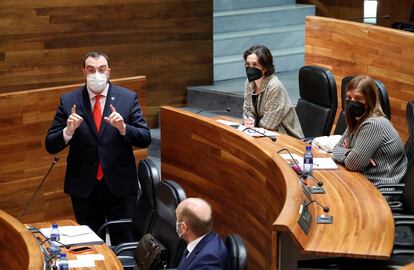 El presidente del Principado de Asturias, Adrián Barbón, en el Parlamento de la comunidad, el pasado 10 de febrero.