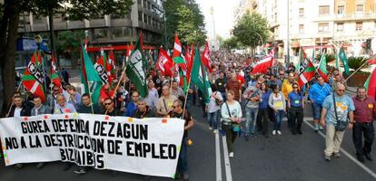 Los trabajadores de Bizkaibus se manifiestan en la séptima jornada de huelga.