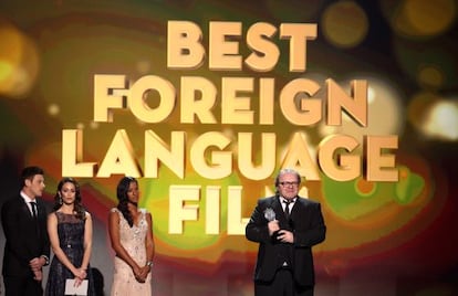 &quot;Amour&quot; co-producer Stefan Arndt accepts the award for best foreign language film at the 18th Annual Critics Choice Movie Awards on January 10.