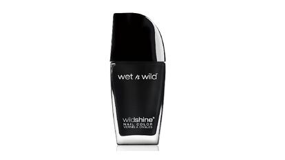 Detalle del tono 'Black Creme' de este esmalte de uñas que se aplica muy fácilmente. WET N WILD.